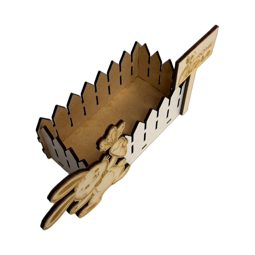 Osterkörbchen aus Holz mit Zaundesign