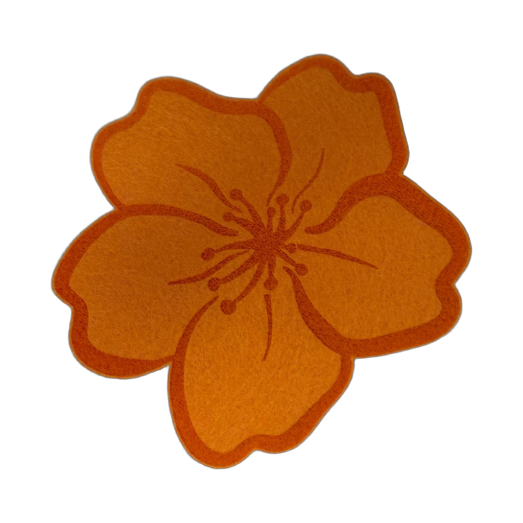 Holzblume mit Filz-Untersetzer – 2-in-1 Tischdeko